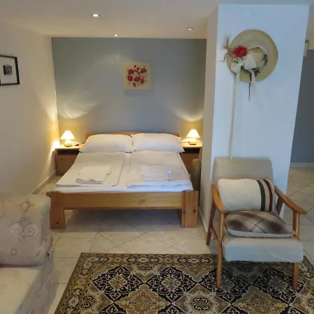 Kovirag Apartment